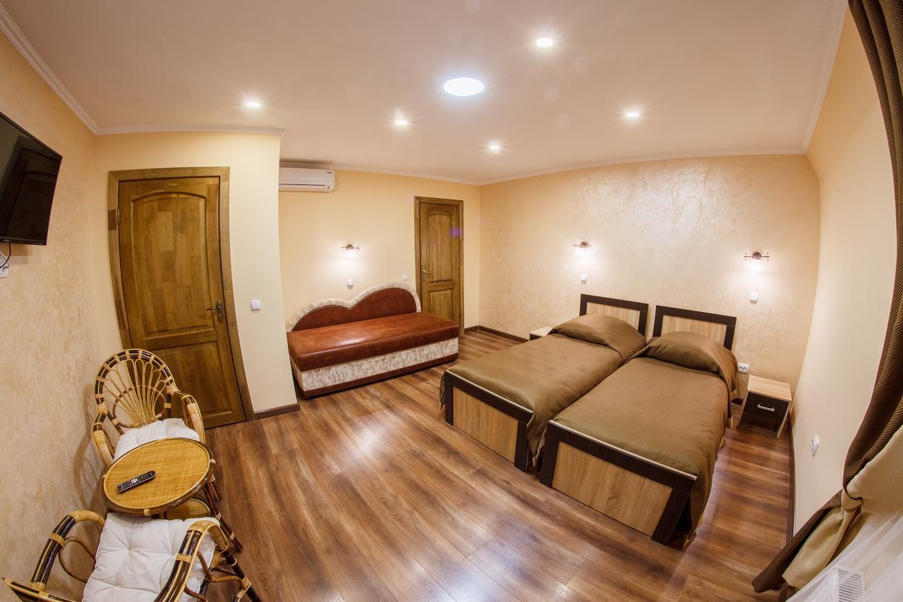 Panorama Apart-Hotel カームヤネツィ・ポジーリシクィイ エクステリア 写真